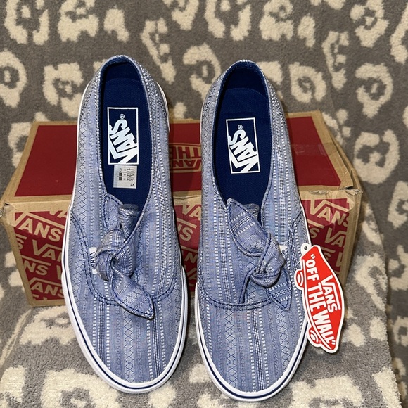 Vans Slip-On Chambray Blue Knot Tie Sneakers New 🆕 & Never Worn 😍 - Picture 9 of 17